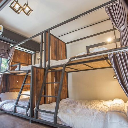 Sleep With You - Hatch Co-Living And Co-Working Space Чиангмай Экстерьер фото