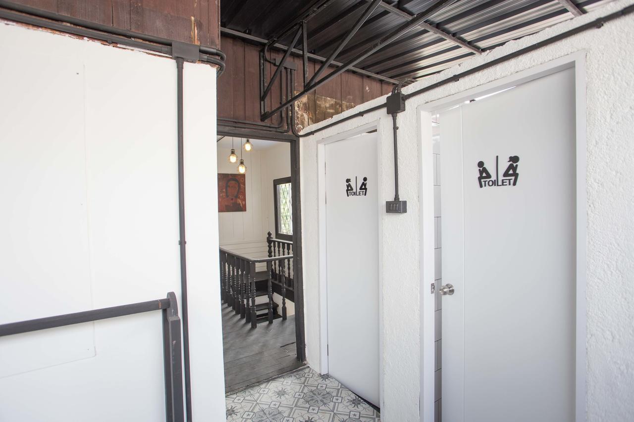 Sleep With You - Hatch Co-Living And Co-Working Space Чиангмай Экстерьер фото