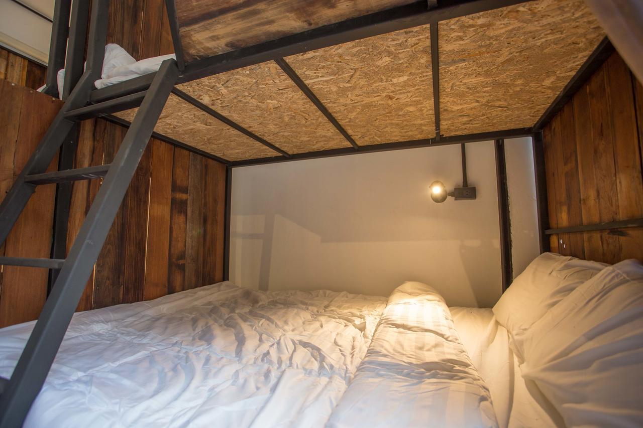Sleep With You - Hatch Co-Living And Co-Working Space Чиангмай Экстерьер фото