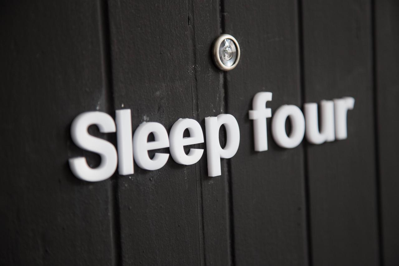 Sleep With You - Hatch Co-Living And Co-Working Space Чиангмай Экстерьер фото