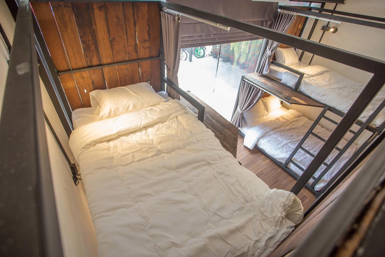 Sleep With You - Hatch Co-Living And Co-Working Space Чиангмай Экстерьер фото